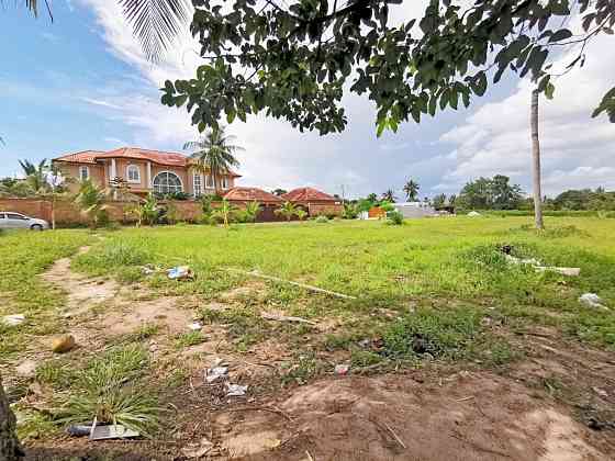 Land in Bang Lamung Thailand plot within city limits 1600m² Bang Lamung