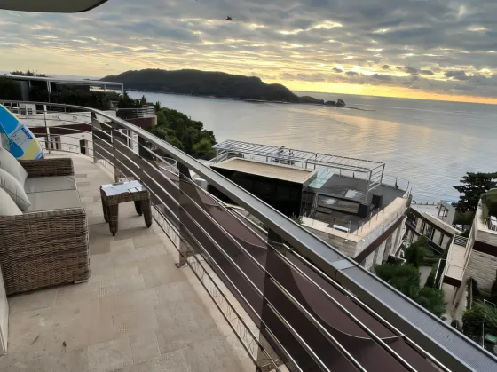 Apartament 1 camere de vânzare 1+1 la mare în Budva (oraș) Muntenegru suprafață 179m² în Dukley Budva (oraș)