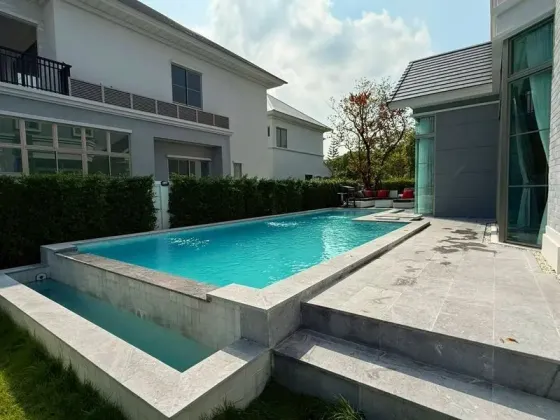 Villa a Suan Luang Thailandia area 315m² 2 piani Suan Luang