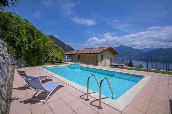 House for sale by the lake in Como Italy area 158m² 2 floors Como