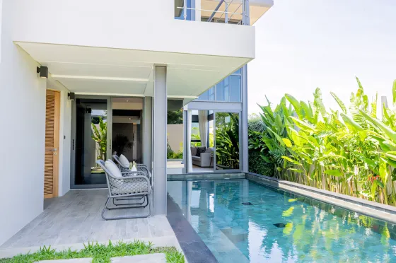 Villa by the lake in Bang Tao Thailand area 228m² 2 floors Bang Tao