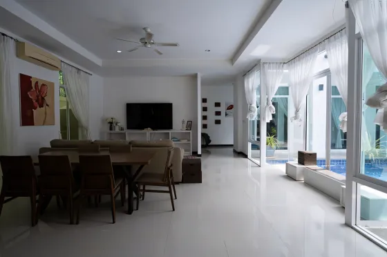 Villa by the sea in Rawai Thailand area 230m² 1 floors Rawai