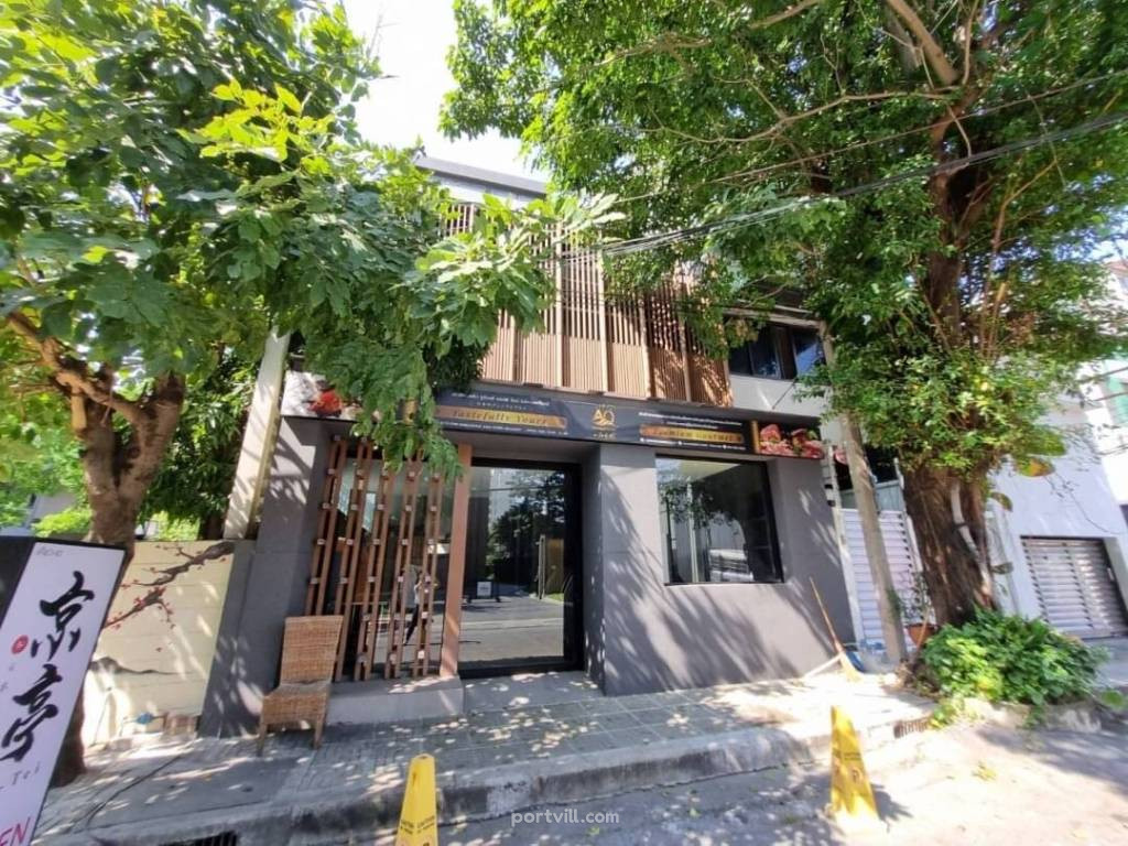 Cafe | restaurant in Khlong Toei Thailand 250m²  Khlong Toei - photo 1