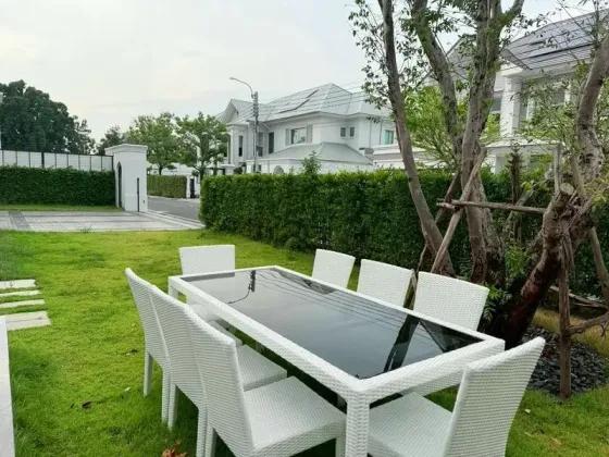Villa a Suan Luang Thailandia area 315m² 2 piani Suan Luang