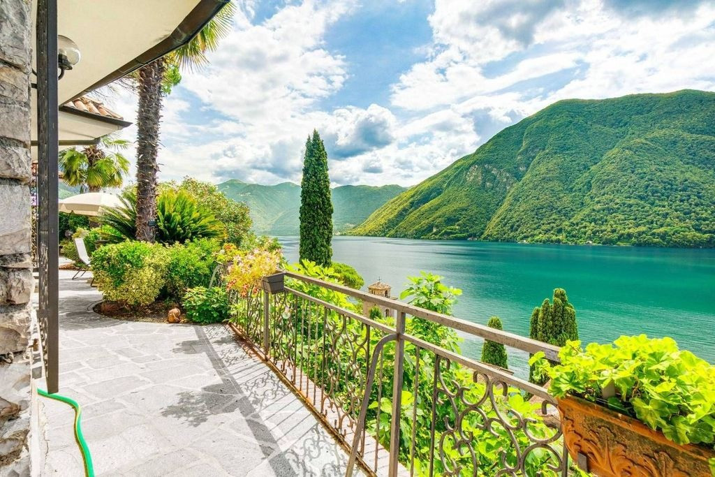 House by the lake in Como Italy area 250m² 1 floors Como - photo 8