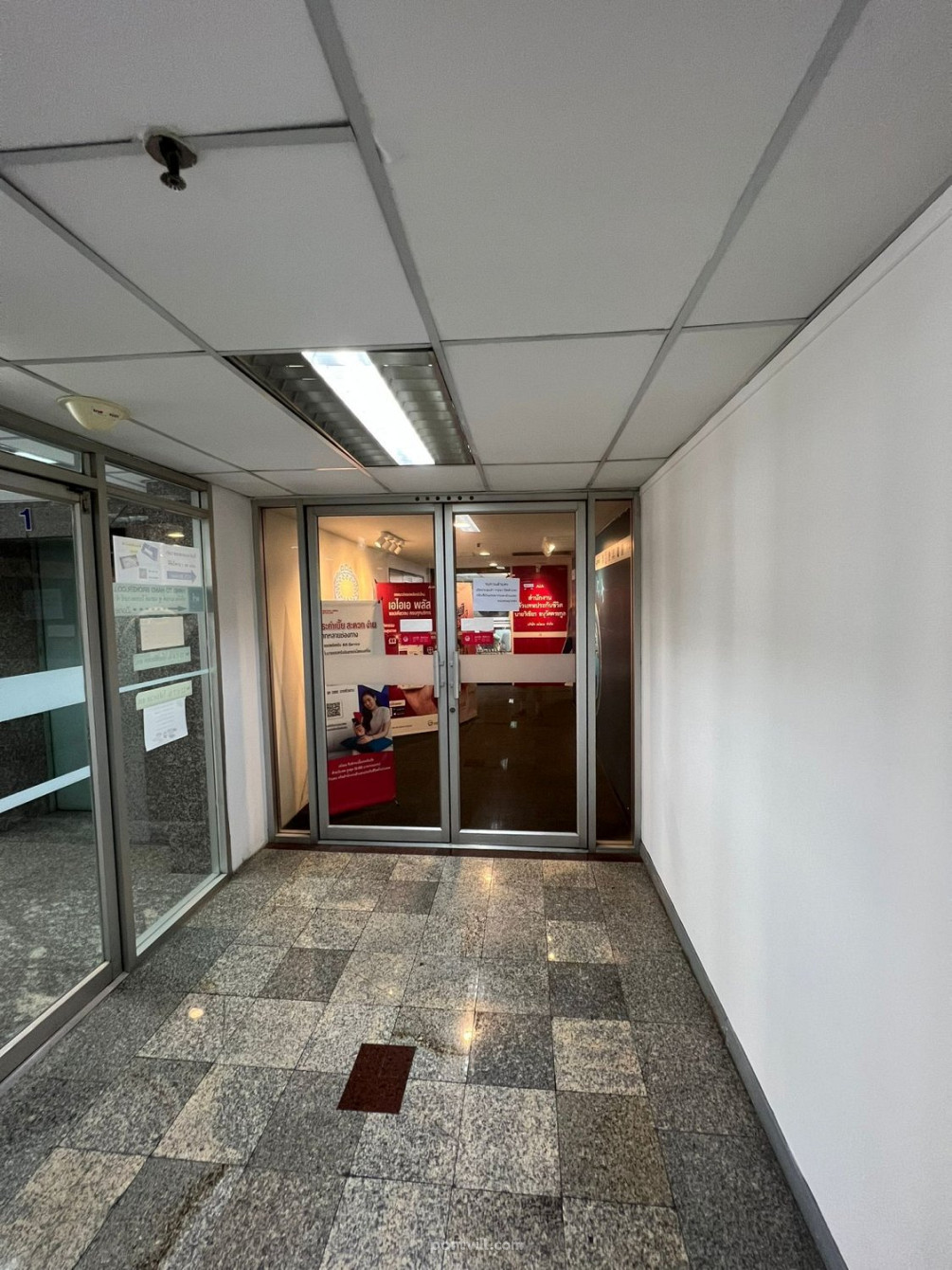 Office space in Bang Rak Thailand 230m²  Bang Rak - photo 2