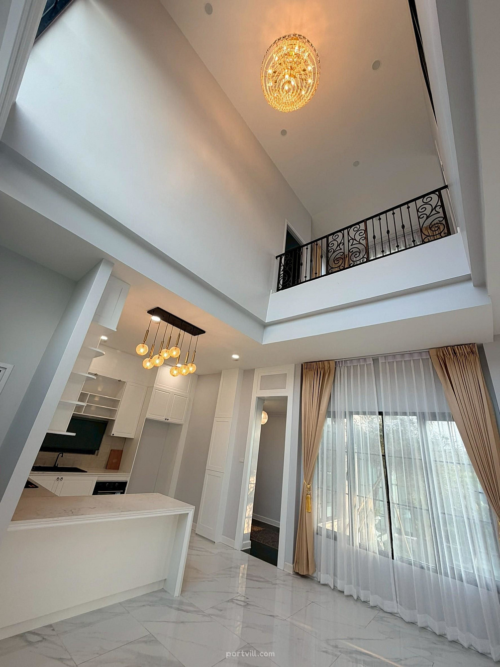 вила за продажба в Сарапхи (Saraphi) Тайланд площ 250м² 2-етажен Сарапхи (Saraphi) - снимка 8