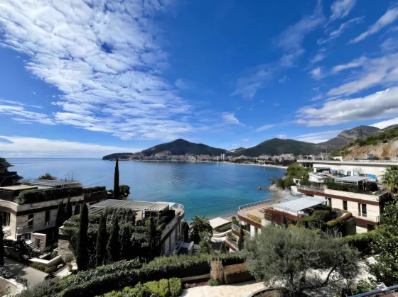 Apartament 3 camere de vânzare 2+1 la mare în Budva (oraș) Muntenegru suprafață 139m² etajul 1 în Dukley Gardens Budva (oraș)