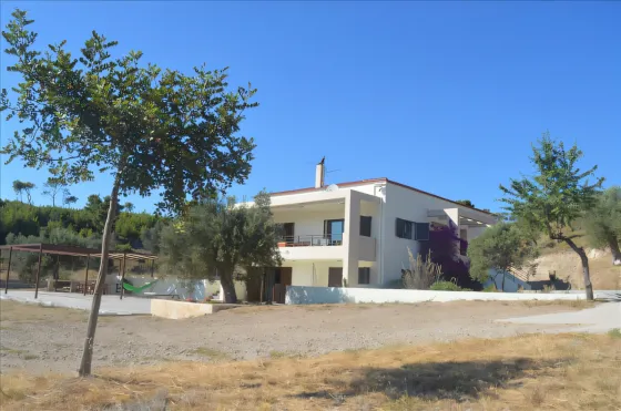 Cottage for sale in Loutraki Greece area 270m² 2 floors Loutraki