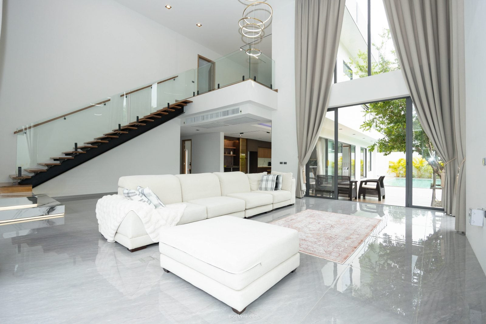 къща в центъра на Чонбури (Downtown Chonburi) Тайланд площ 728м² 2-етажен Центърът на Чонбури (Downtown Chonburi) - снимка 12