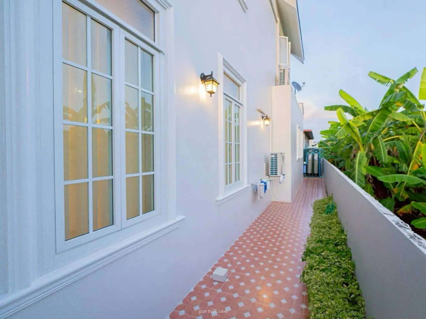 Casa à venda em Saraphi Tailândia área 280m² 2 andares Saraphi - foto 2