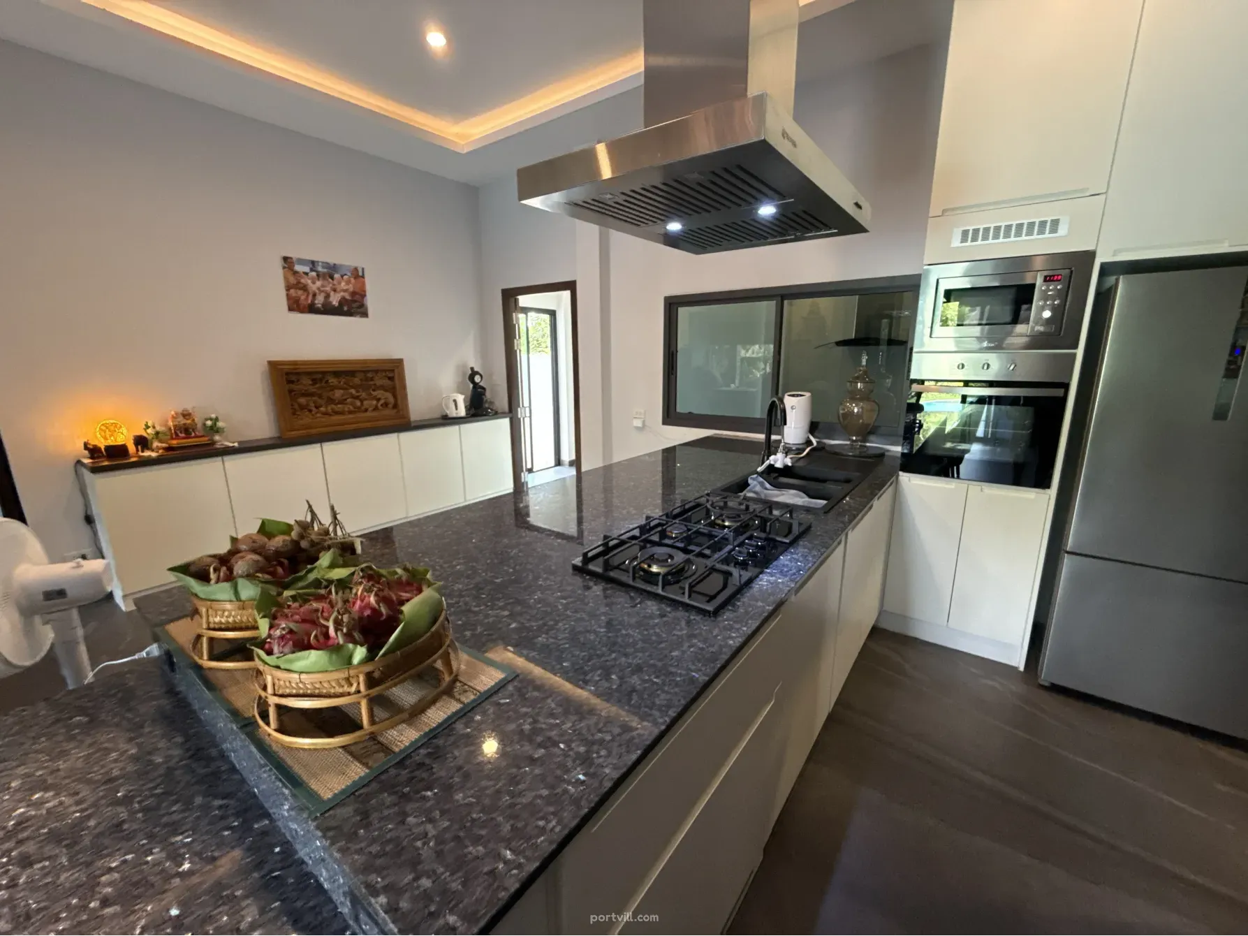 Hotel for sale in Hin Lek Fai Thailand 600m² Hin Lek Fai - photo 2