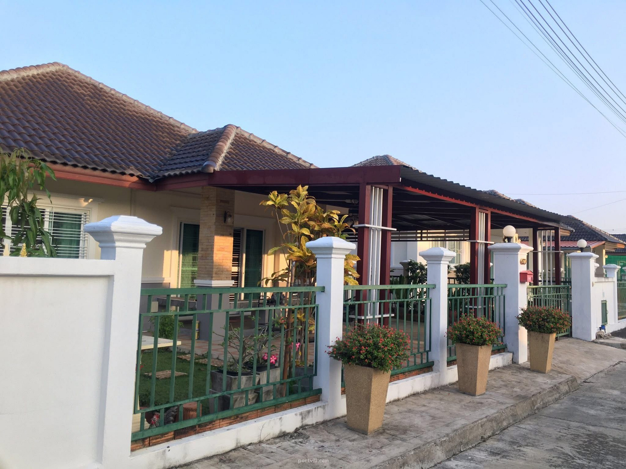 خانه برای فروش در سن کامفائنگ (San Kamphaeng) تایلند مساحت 230م² 1 طبقه. سن کامفائنگ (San Kamphaeng) - عکس 2
