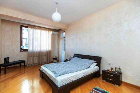 Apartment 4-room for rent 3+1 in Vake 210m² 3 floor Vake