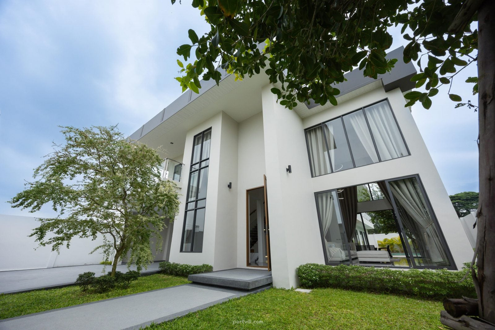 къща в центъра на Чонбури (Downtown Chonburi) Тайланд площ 728м² 2-етажен Центърът на Чонбури (Downtown Chonburi) - снимка 4