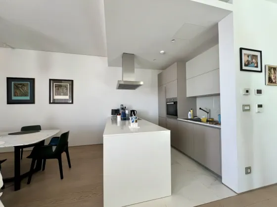 Apartament 3 camere de vânzare 2+1 la mare în Budva (oraș) Muntenegru suprafață 139m² etajul 1 în Dukley Gardens Budva (oraș)