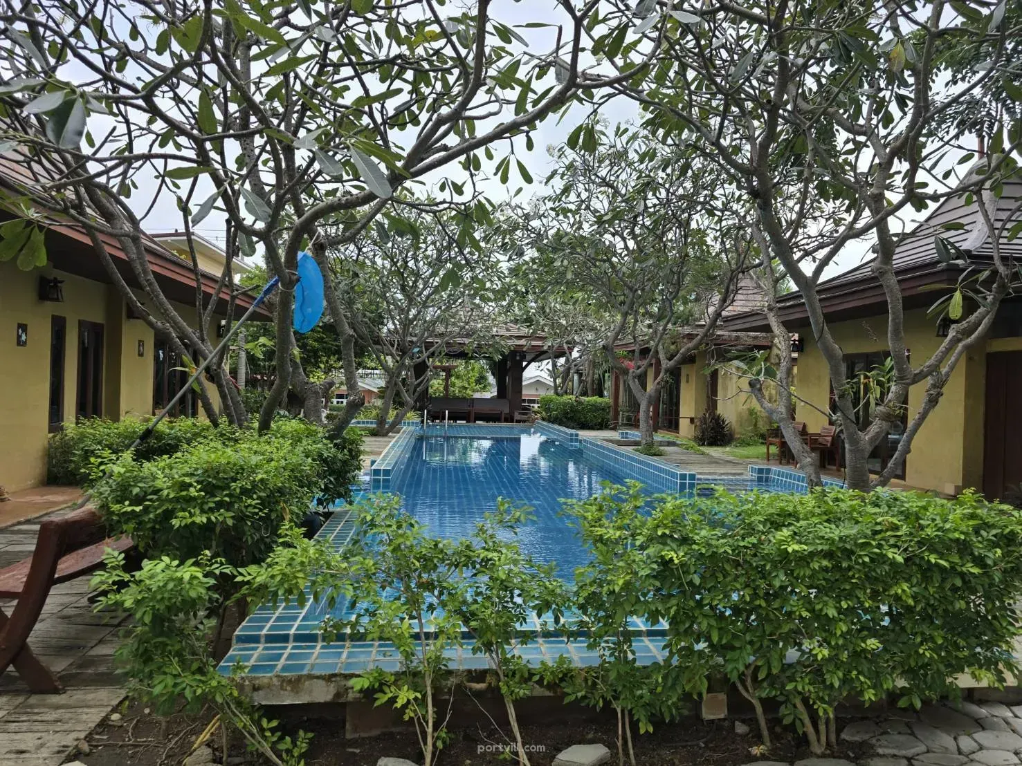 Hotel for sale by the sea in Sam Roi Yot Thailand 500m² Sam Roi Yot - photo 2