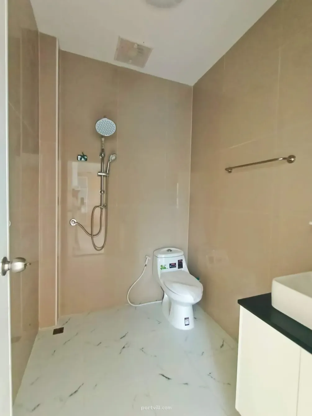 къща за продажба в Сарапхи (Saraphi) Тайланд площ 192м² 1-етажен Сарапхи (Saraphi) - снимка 16