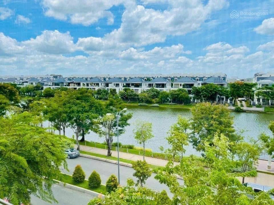 Maison à vendre au bord du lac à An Phu (District 2) Viêt Nam surface 333m² 3 ét. An Phu (District 2) - photo 1