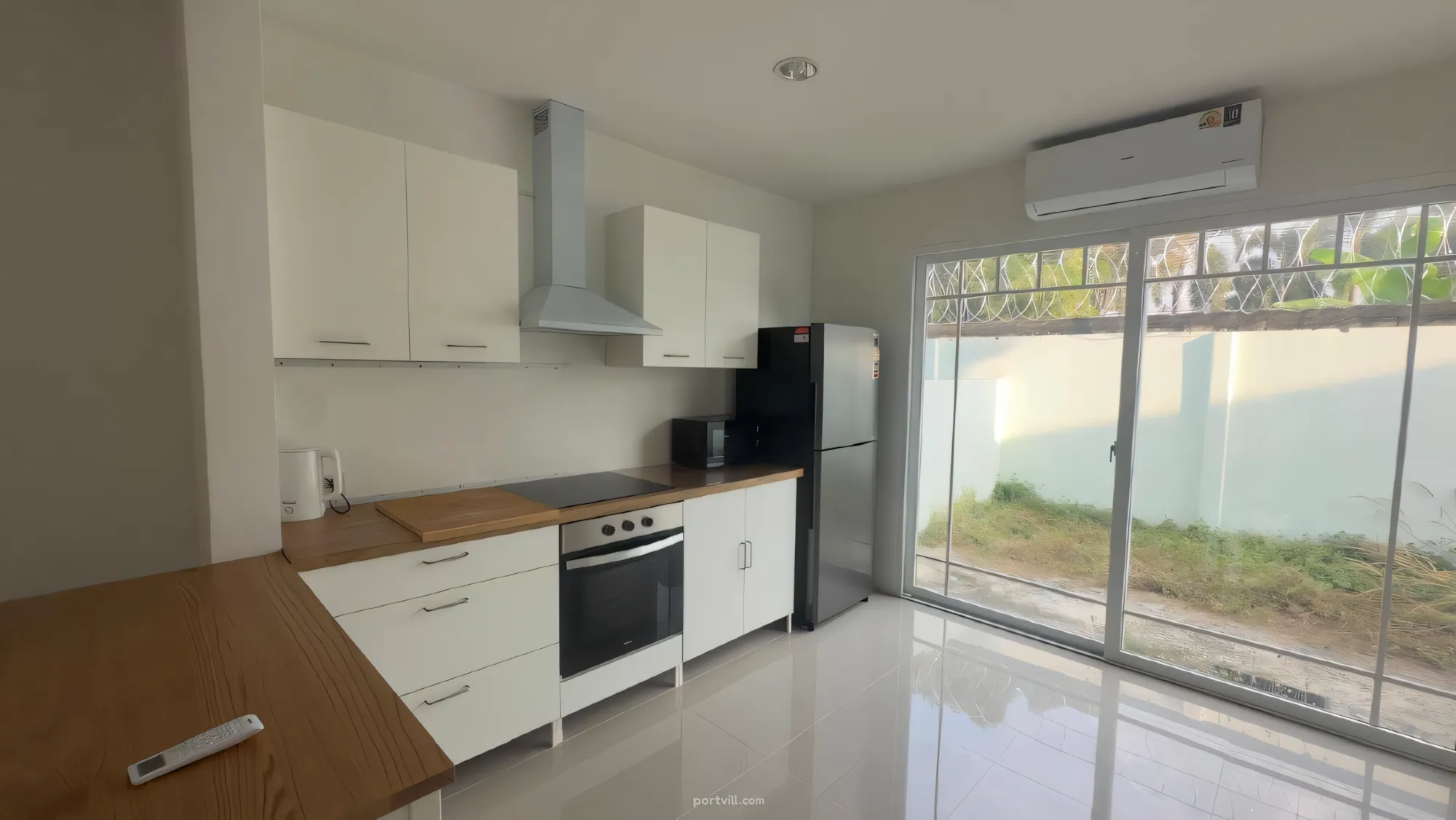 Townhouse by the sea in Downtown Chonburi Thailand area 134m² 2 floors Downtown Chonburi - foto 1