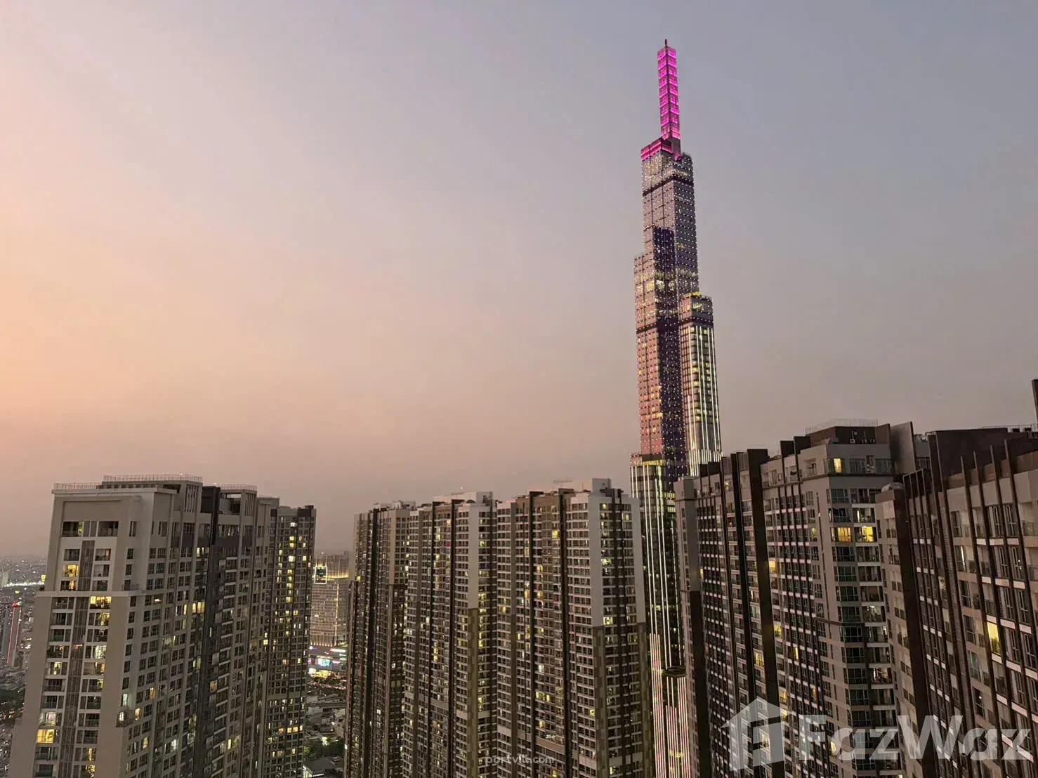 آپارتمان  4 خوابه  3+1  در بین ثانه (هوشی مین)  ویتنام  200 متر  طبقه 48  - Vinhomes Central Park بین ثانه (هوشی مین) - عکس 4