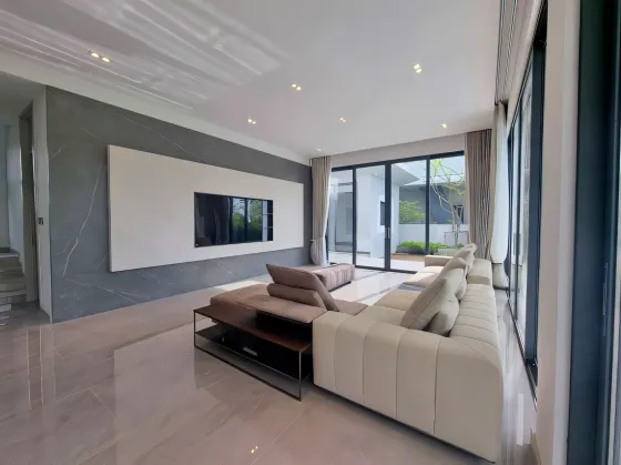 Villa by the sea in Huai Yai Thailand area 450m² 2 floors Huai Yai