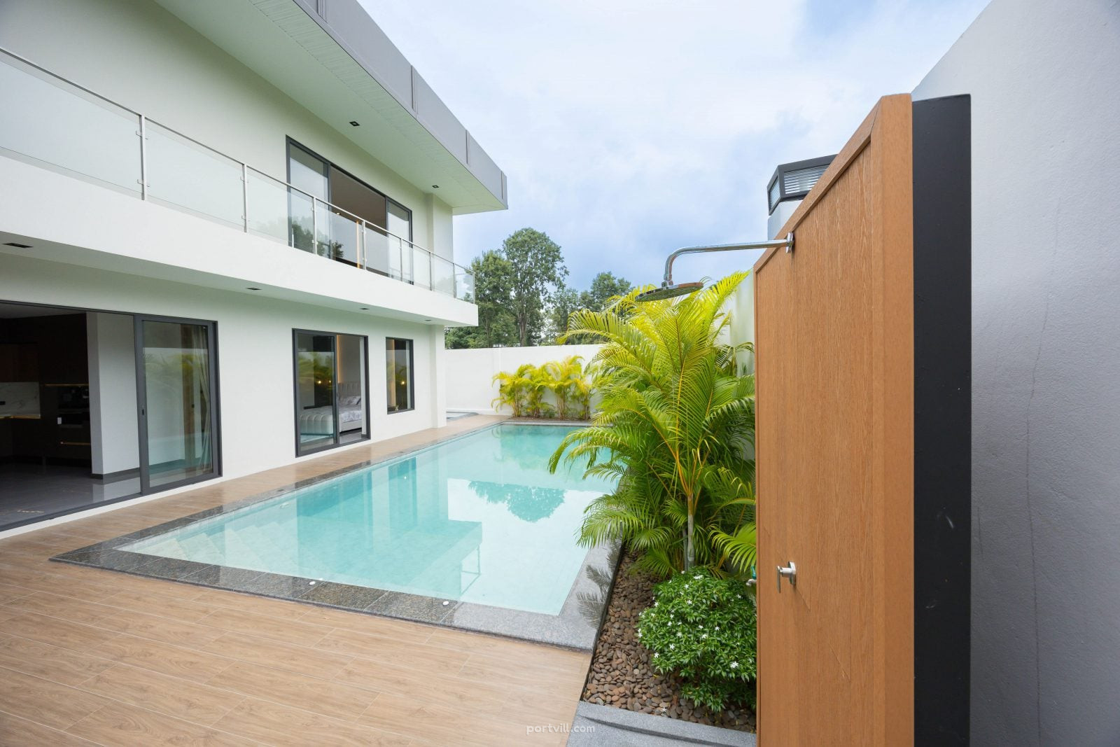 къща в центъра на Чонбури (Downtown Chonburi) Тайланд площ 728м² 2-етажен Центърът на Чонбури (Downtown Chonburi) - снимка 5