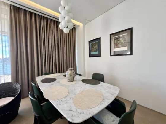 Apartament 3 camere de vânzare 2+1 la mare în Budva (oraș) Muntenegru suprafață 139m² etajul 1 în Dukley Gardens Budva (oraș)