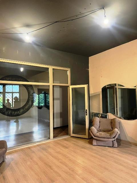 Офисно помещение под наем в Тбилиси Сабуртало 560м²  Централен Тбилиси - снимка 7