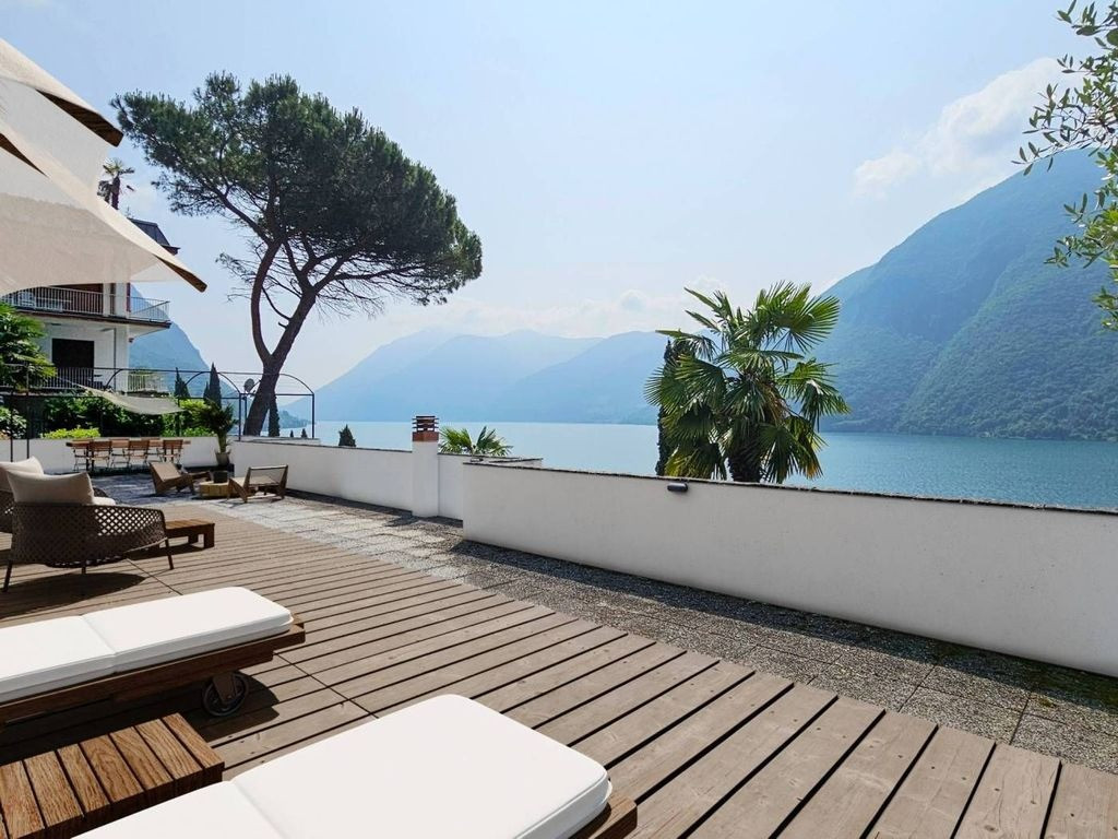 House by the lake in Como Italy area 250m² 1 floors Como - photo 14