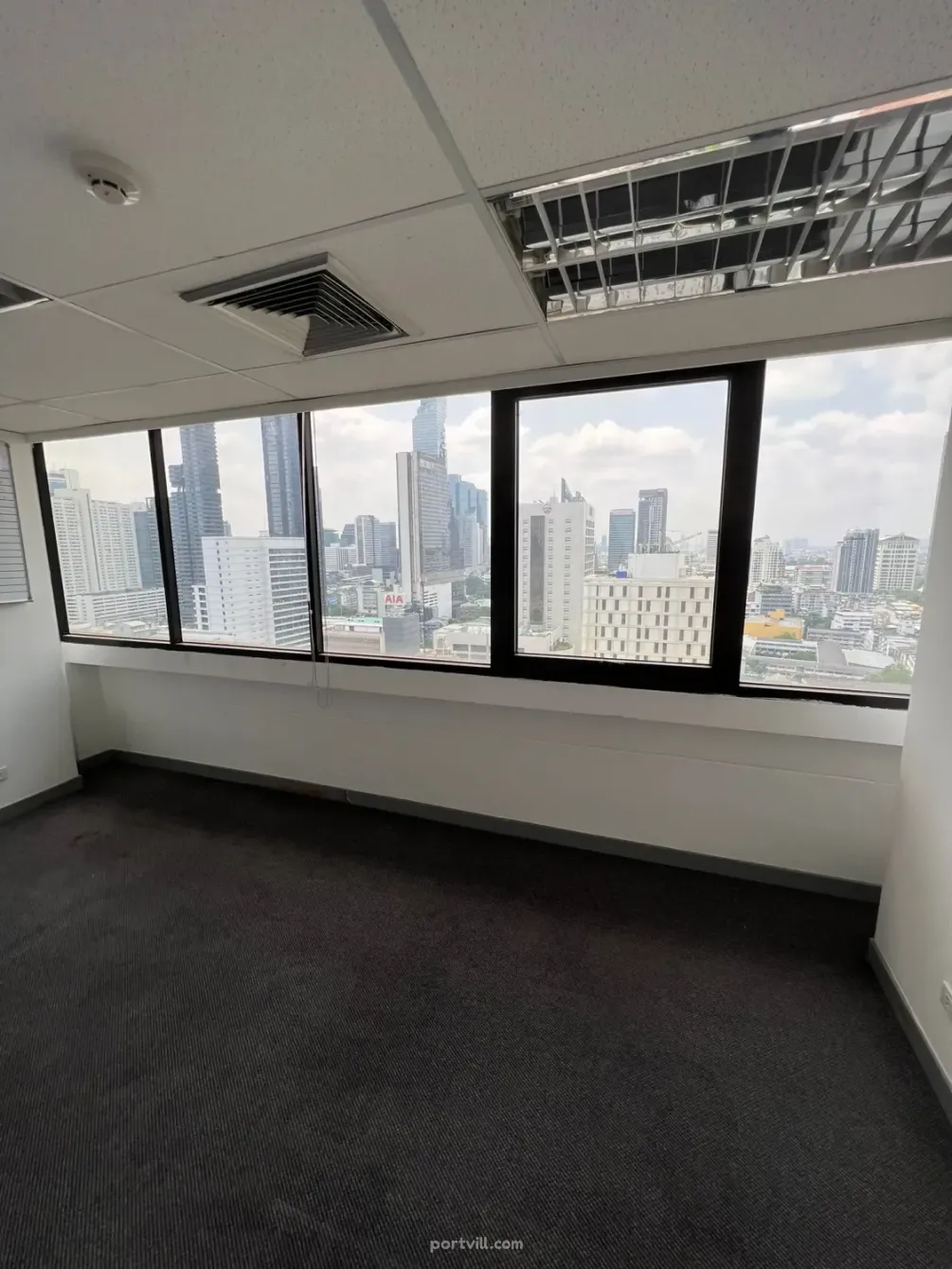 Office space in Bang Rak Thailand 230m²  Bang Rak - photo 1
