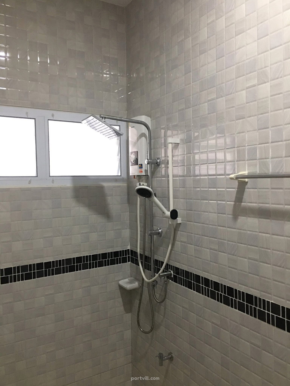 خانه برای فروش در سن کامفائنگ (San Kamphaeng) تایلند مساحت 230م² 1 طبقه. سن کامفائنگ (San Kamphaeng) - عکس 7