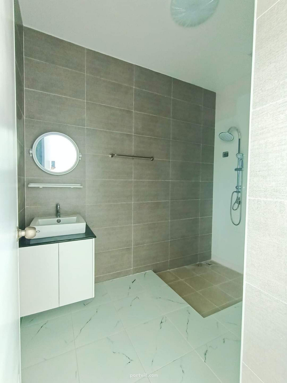 къща за продажба в Сарапхи (Saraphi) Тайланд площ 192м² 1-етажен Сарапхи (Saraphi) - снимка 17