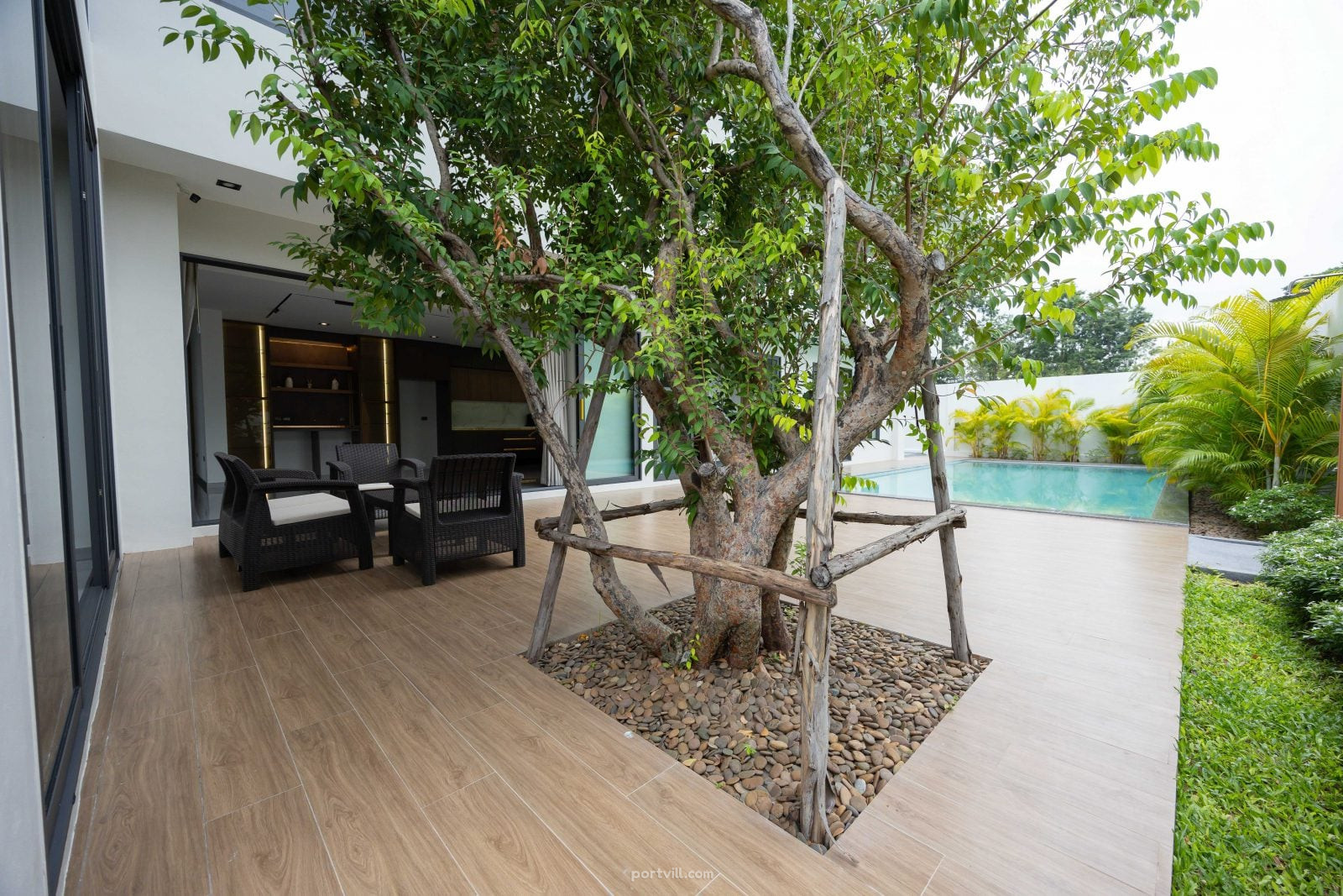 къща в центъра на Чонбури (Downtown Chonburi) Тайланд площ 728м² 2-етажен Центърът на Чонбури (Downtown Chonburi) - снимка 8