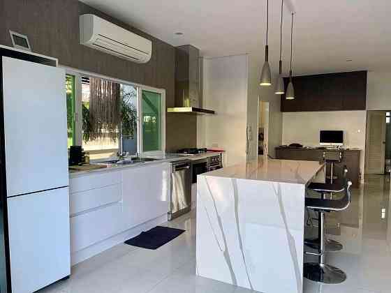 Maison à vendre à San Kamphaeng Thaïlande surface 330m² 2 ét. San Kamphaeng