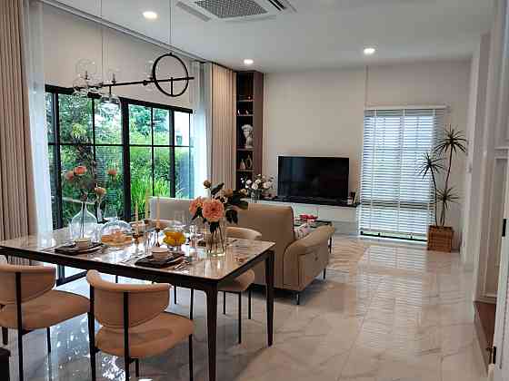 Vila di Downtown Chiang Mai Thailand luas 227m² 2 lantai Downtown Chiang Mai