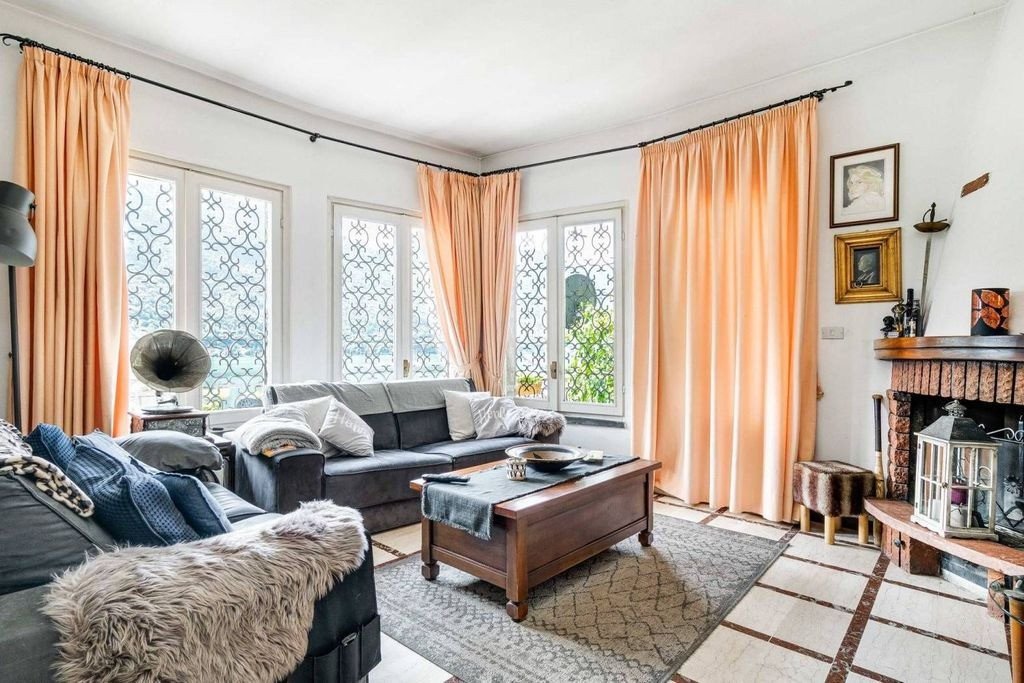 House by the lake in Como Italy area 250m² 1 floors Como - photo 12