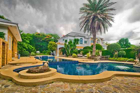 House by the sea in Bang Saray Thailand area 1570m² 2 floors Bang Saray