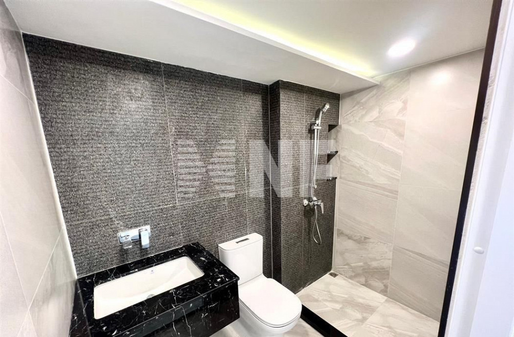 Tussenwoning in Thong Lo & Ekkamai Thailand oppervlakte 220m² 2 verdiepingen Thong Lo & Ekkamai - foto 9