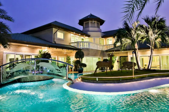Villa by the sea in Jomtien Thailand area 607m² 2 floors Jomtien