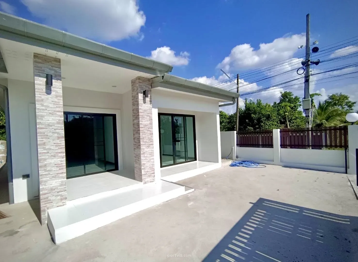 Дом на продажу в Санкампхенге (San Kamphaeng) Таиланд площадь 200м² 1-этажный Санкампхенг (San Kamphaeng) - изображение 1