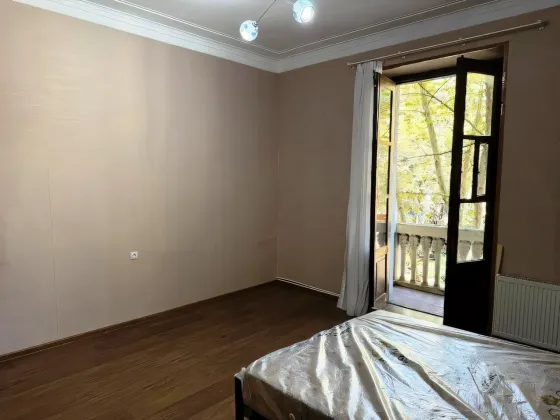 4-Zimmer Wohnung mieten 3+1 in Vake Georgien 165m² 3 Stock Vake