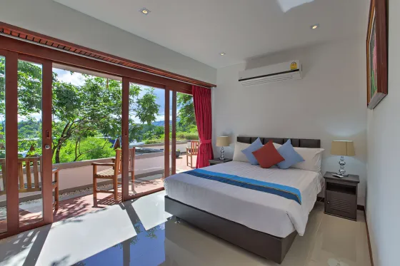 Villa vicino al mare nella Spiaggia di Surin Thailandia area 1700m² 3 piani Spiaggia di Surin