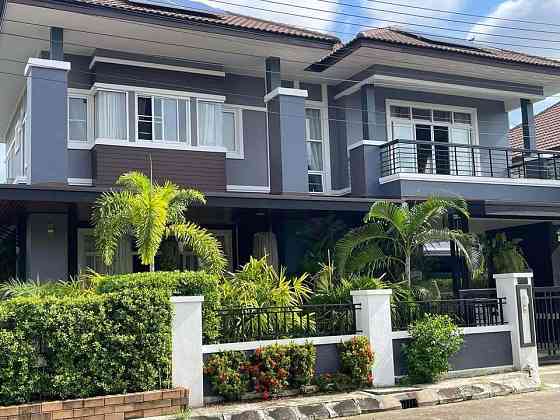 Maison à vendre à San Kamphaeng Thaïlande surface 330m² 2 ét. San Kamphaeng
