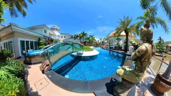 Villa by the sea in Jomtien Thailand area 607m² 2 floors Jomtien