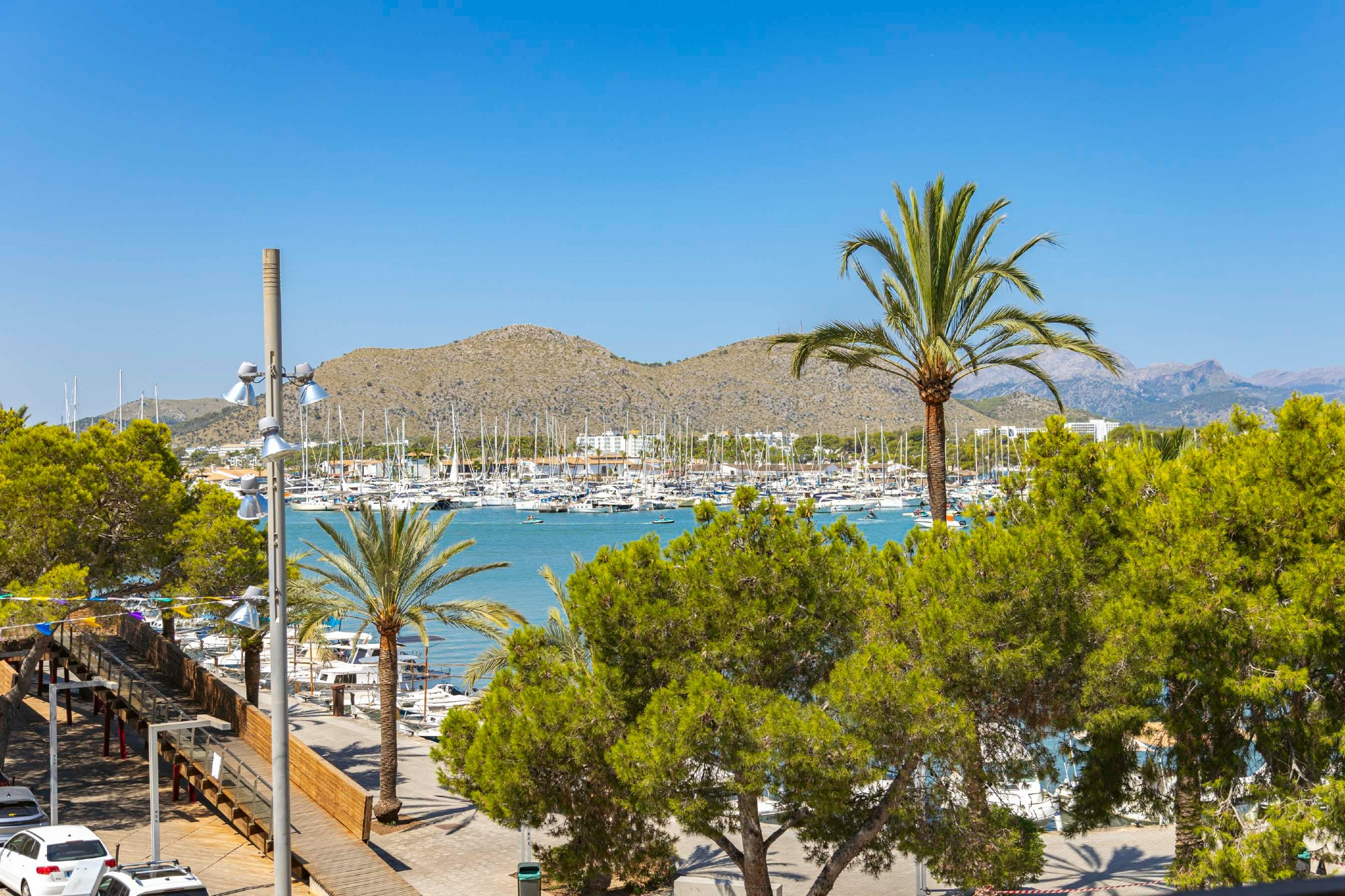 Apartment 5-room 4+3 by the sea in Mallorca Spain area 320m² 2 floor in RC Mantonia Mallorca - photo 2