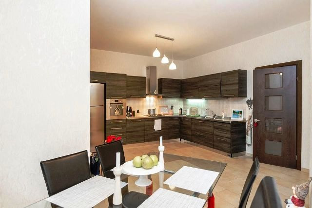 Апартамент 4-стайни под наем 3+1 във Ваке 210м² 3 етаж Ваке - снимка 2