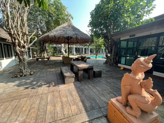 Khách sạn bán ở Trung tâm Chiang Mai (Downtown Chiang Mai) Thái Lan 2200m² Trung tâm Chiang Mai