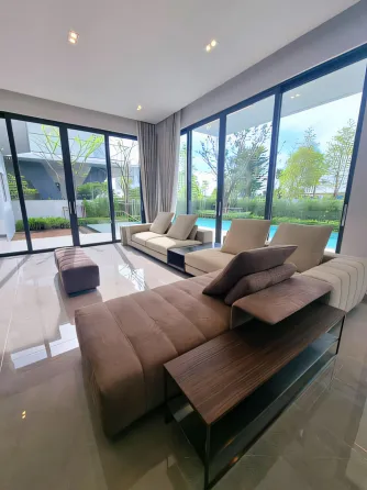 Villa by the sea in Huai Yai Thailand area 450m² 2 floors Huai Yai