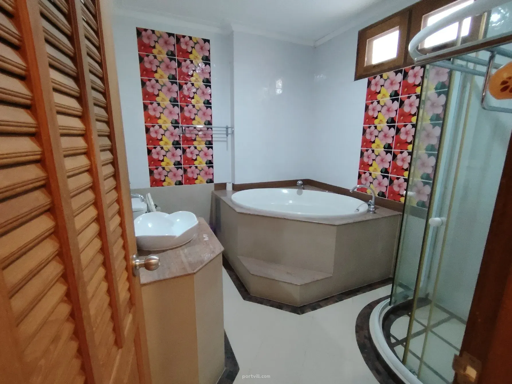 Hotel na sprzedaż nad morzem w Hin Lek Fai Tajlandia 840m² Hin Lek Fai - zdjęcie 12